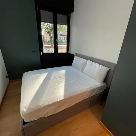 Station Black * Milán